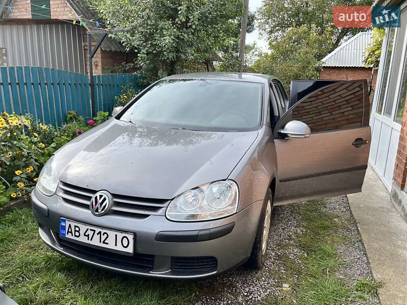 Volkswagen Golf 2004