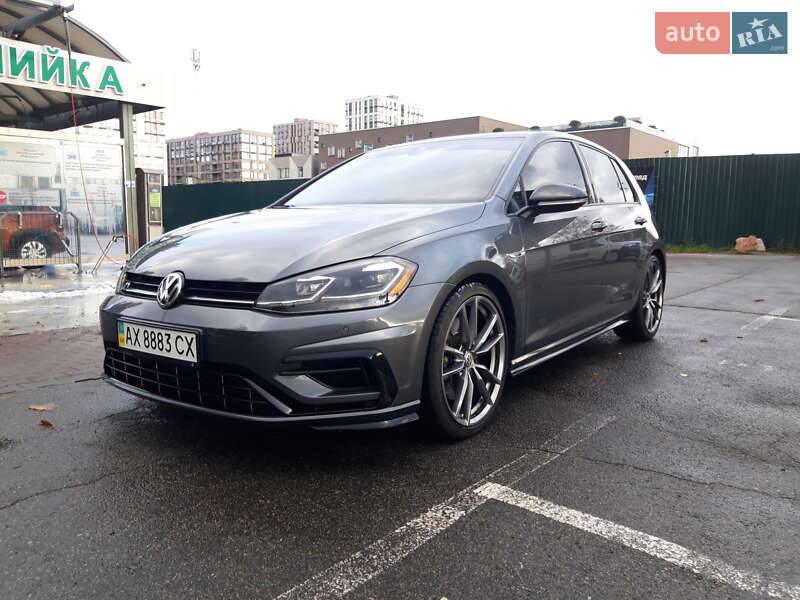 Хетчбек Volkswagen Golf 2018 в Києві