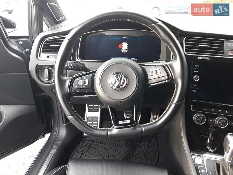 Хетчбек Volkswagen Golf 2018 в Києві