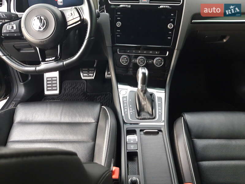 Хетчбек Volkswagen Golf 2018 в Києві