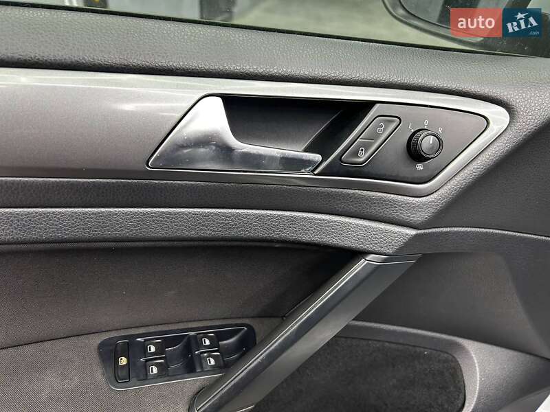 Хэтчбек Volkswagen Golf 2012 в Черновцах фото 7 Хэтчбек Volkswagen Golf 2012 в Черновцах