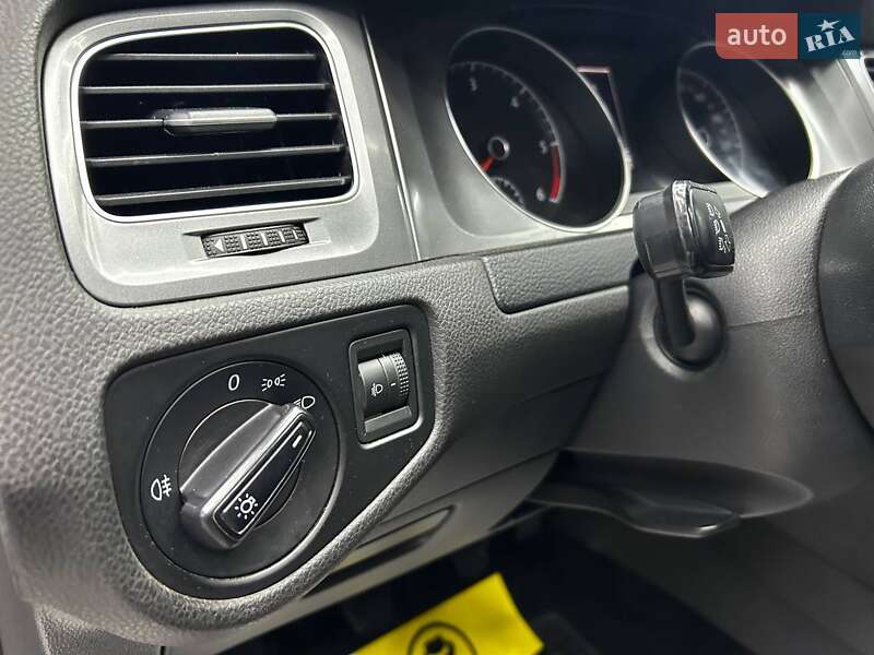 Хэтчбек Volkswagen Golf 2012 в Черновцах фото 8 Хэтчбек Volkswagen Golf 2012 в Черновцах