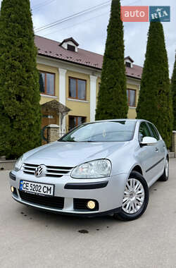 Хетчбек Volkswagen Golf 2005 в Чернівцях