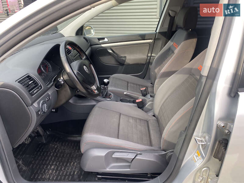 Хэтчбек Volkswagen Golf 2006 в Ивано-Франковске