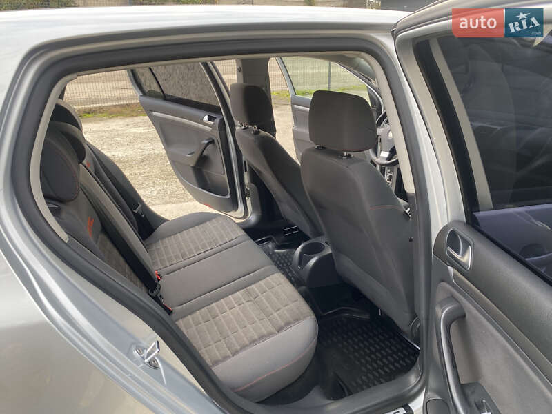 Хэтчбек Volkswagen Golf 2006 в Ивано-Франковске