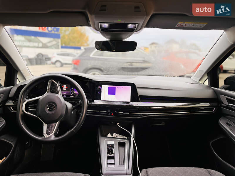 Хэтчбек Volkswagen Golf 2020 в Киеве