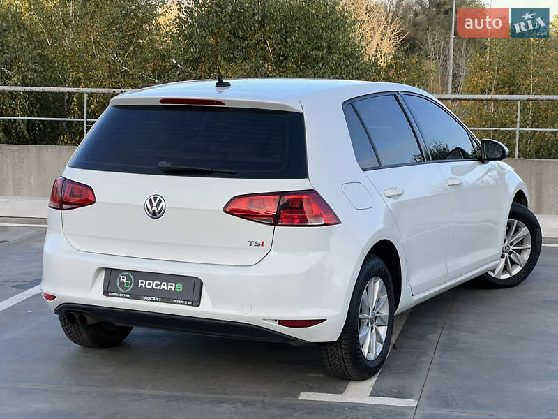 Хэтчбек Volkswagen Golf 2014 в Киеве