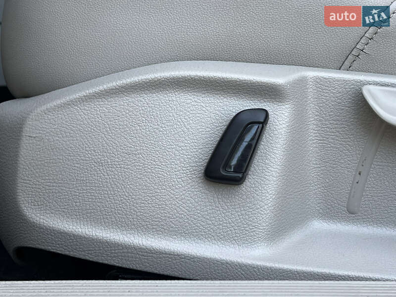 Хэтчбек Volkswagen Golf 2014 в Киеве