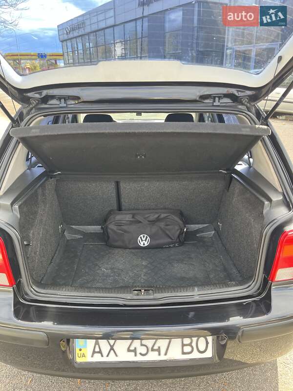 Хетчбек Volkswagen Golf 2003 в Харкові