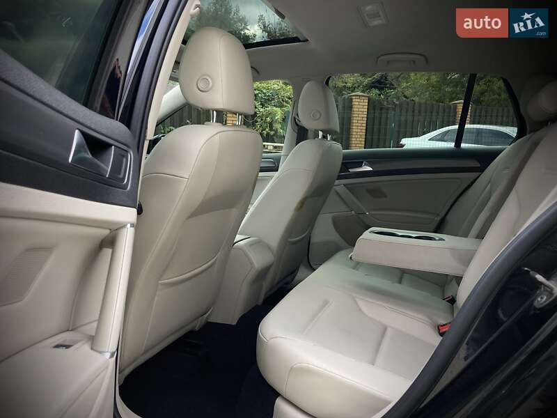 Хэтчбек Volkswagen Golf 2019 в Киеве фото 12 Хэтчбек Volkswagen Golf 2019 в Киеве