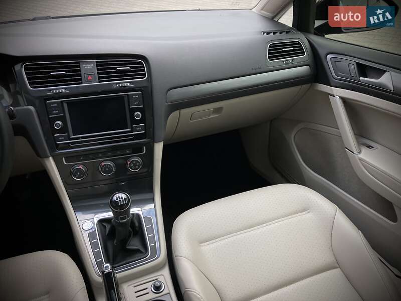 Хэтчбек Volkswagen Golf 2019 в Киеве фото 16 Хэтчбек Volkswagen Golf 2019 в Киеве