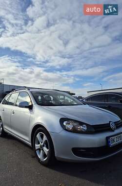 Універсал Volkswagen Golf 2009 в Вараші