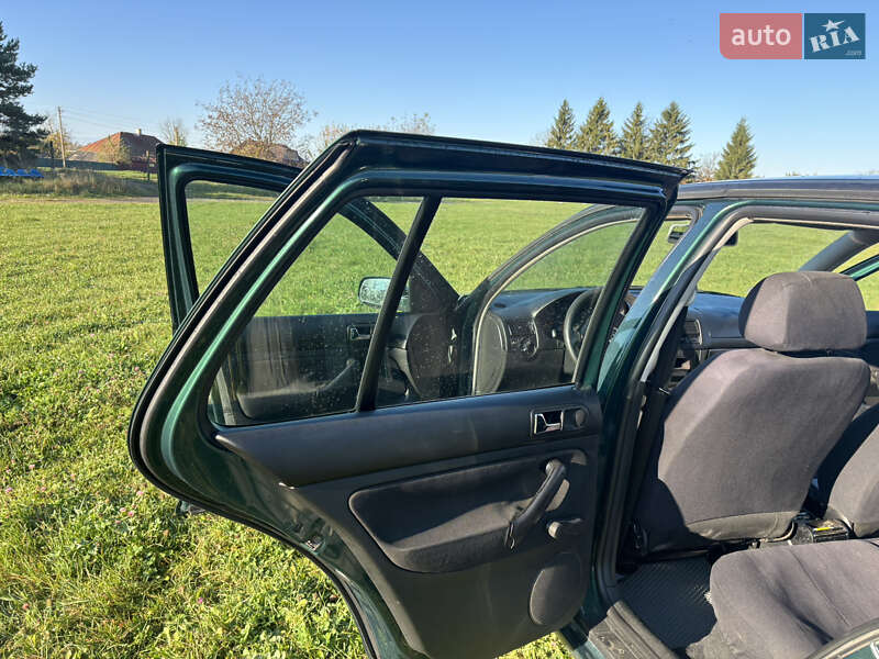 Хетчбек Volkswagen Golf 1999 в Снятині