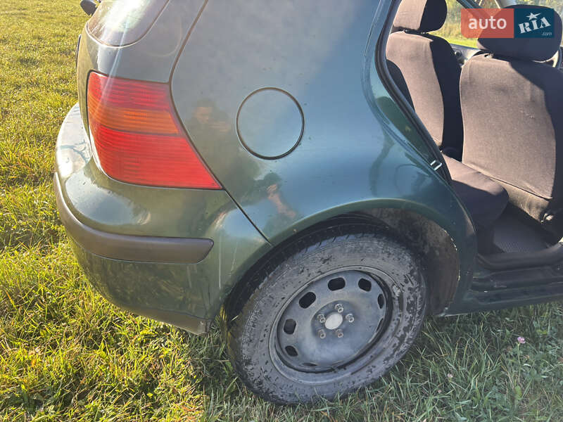Хетчбек Volkswagen Golf 1999 в Снятині