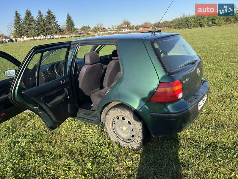 Хетчбек Volkswagen Golf 1999 в Снятині