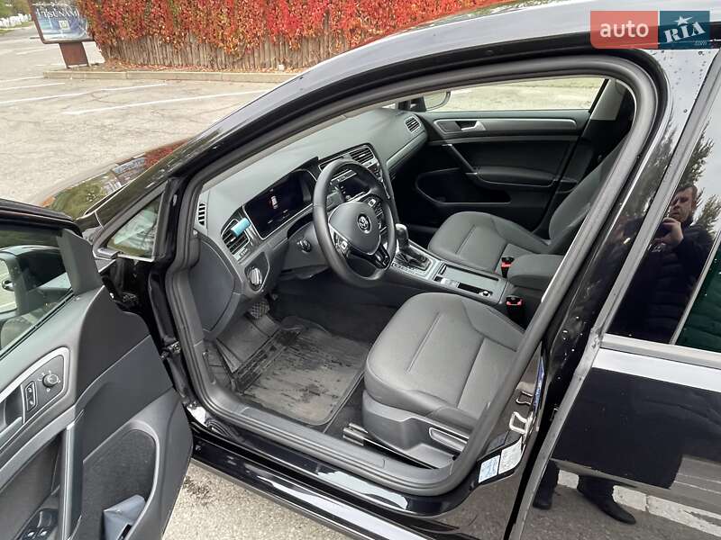 Хэтчбек Volkswagen Golf 2020 в Днепре