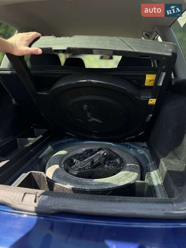 Універсал Volkswagen Golf 2001 в Івано-Франківську