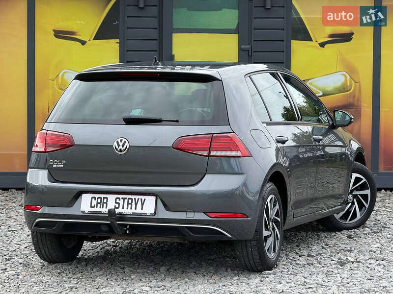 Хетчбек Volkswagen Golf 2018 в Стрию