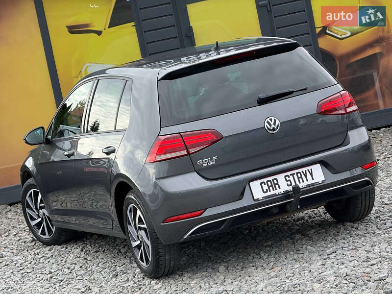 Хетчбек Volkswagen Golf 2018 в Стрию