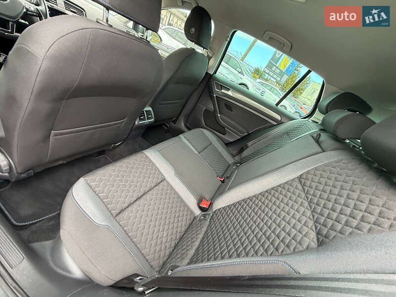 Хетчбек Volkswagen Golf 2018 в Стрию