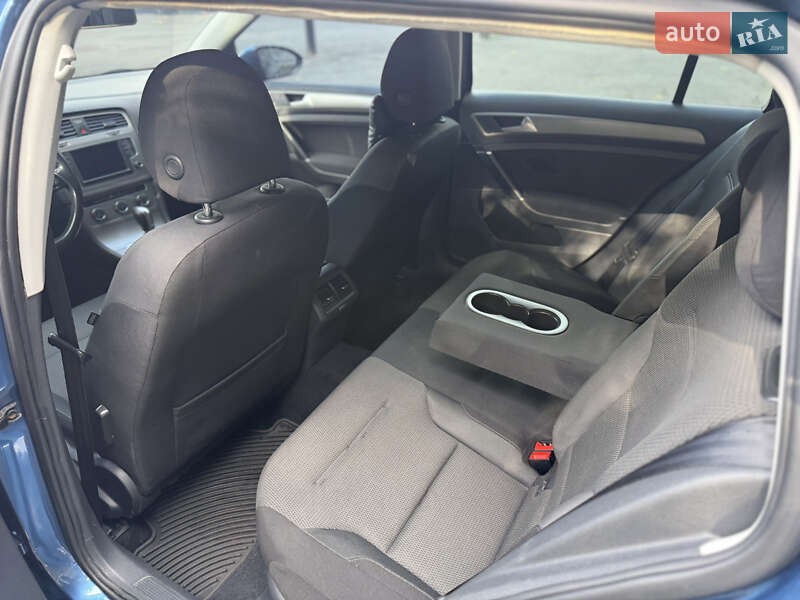 Универсал Volkswagen Golf 2015 в Киеве