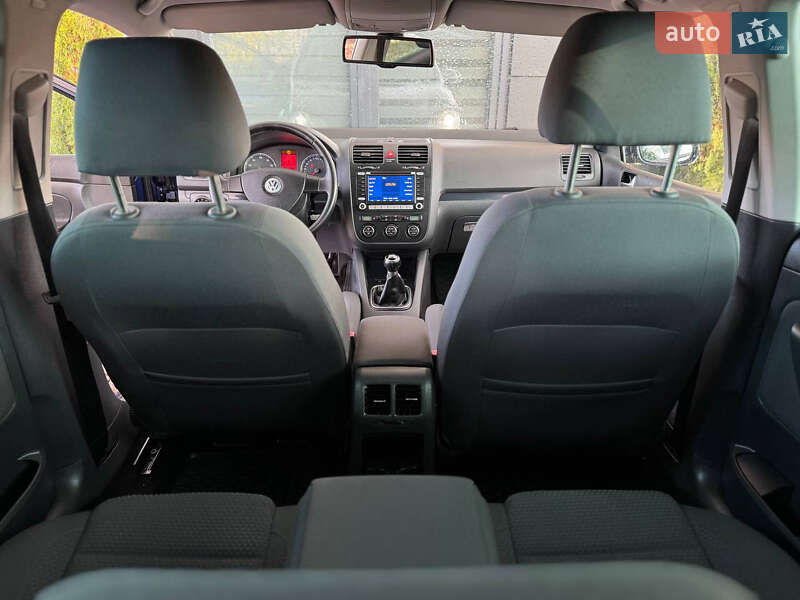 Хэтчбек Volkswagen Golf 2008 в Дрогобыче