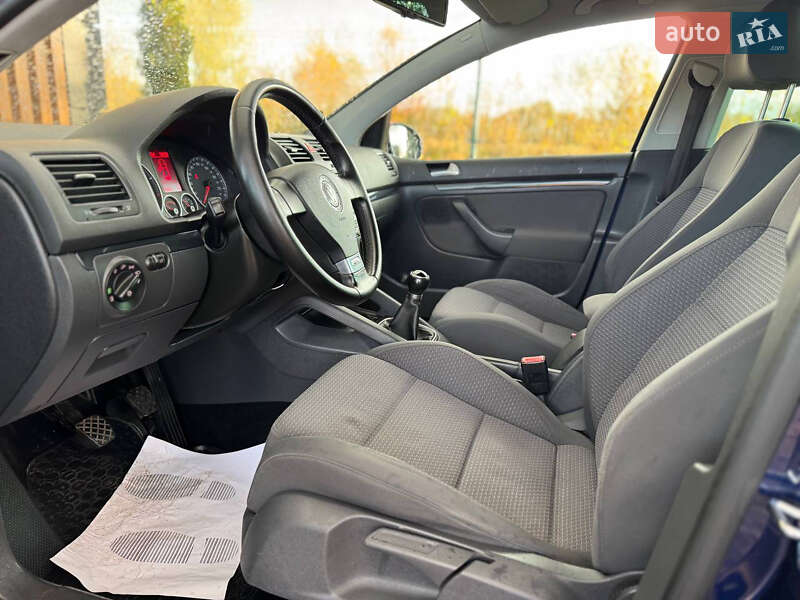 Хэтчбек Volkswagen Golf 2008 в Дрогобыче