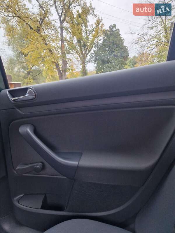 Хэтчбек Volkswagen Golf 2006 в Корсуне-Шевченковском фото 19 Хэтчбек Volkswagen Golf 2006 в Корсуне-Шевченковском