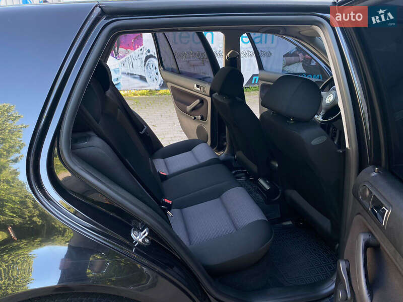 Хэтчбек Volkswagen Golf 2000 в Львове
