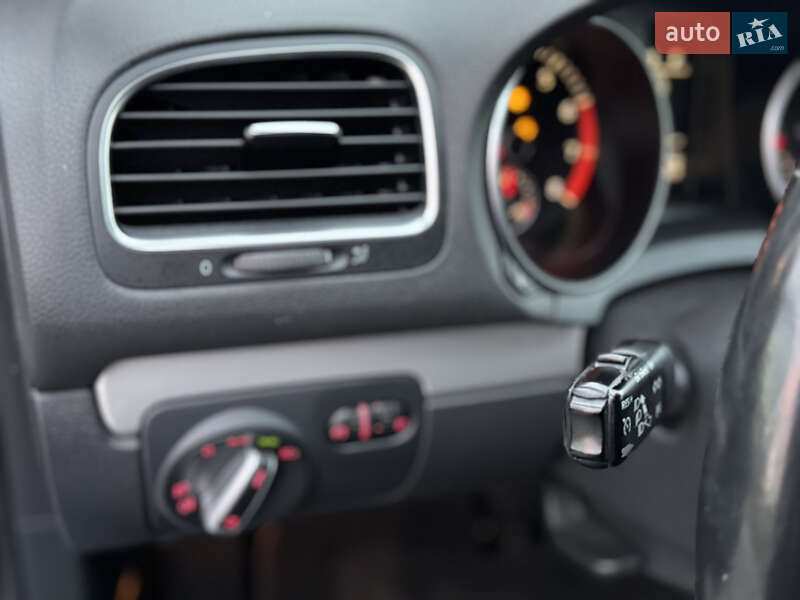 Хетчбек Volkswagen Golf 2010 в Дрогобичі