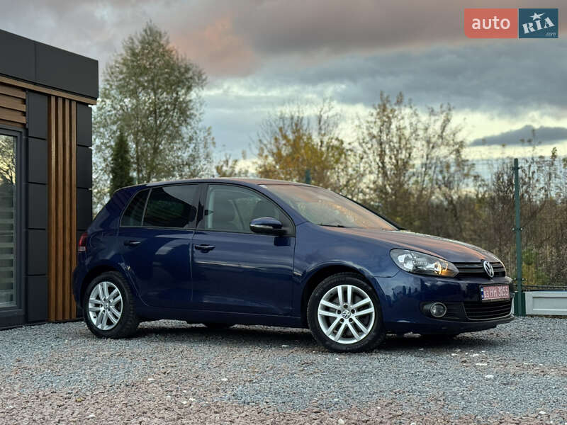 Хетчбек Volkswagen Golf 2010 в Дрогобичі