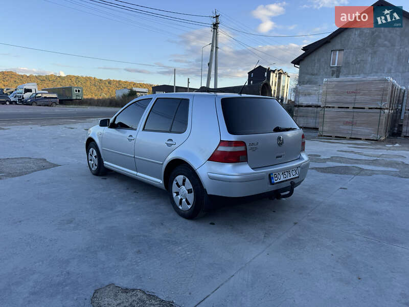 Хетчбек Volkswagen Golf 2003 в Тернополі
