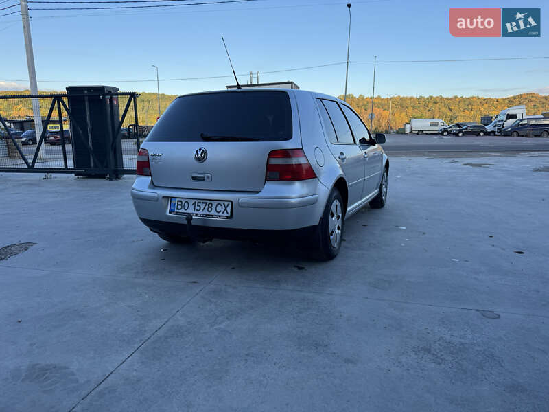 Хетчбек Volkswagen Golf 2003 в Тернополі