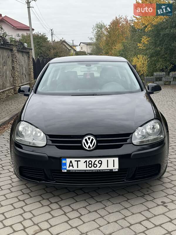 Хэтчбек Volkswagen Golf 2004 в Ивано-Франковске