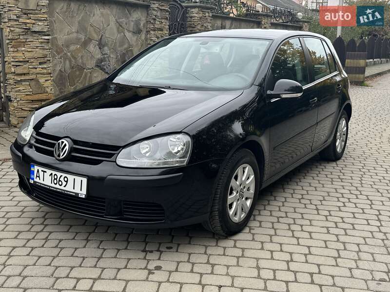Хэтчбек Volkswagen Golf 2004 в Ивано-Франковске