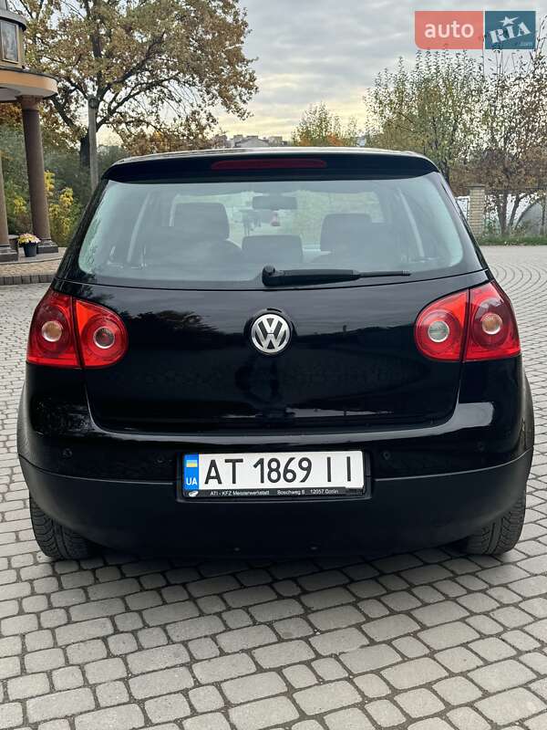Хэтчбек Volkswagen Golf 2004 в Ивано-Франковске