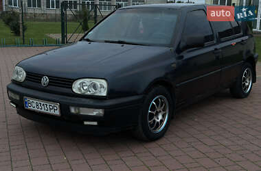 Хэтчбек Volkswagen Golf 1992 в Стрые