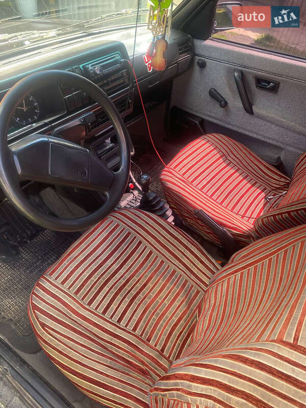 Хетчбек Volkswagen Golf 1989 в Івано-Франківську