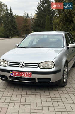 Хэтчбек Volkswagen Golf 2002 в Тернополе