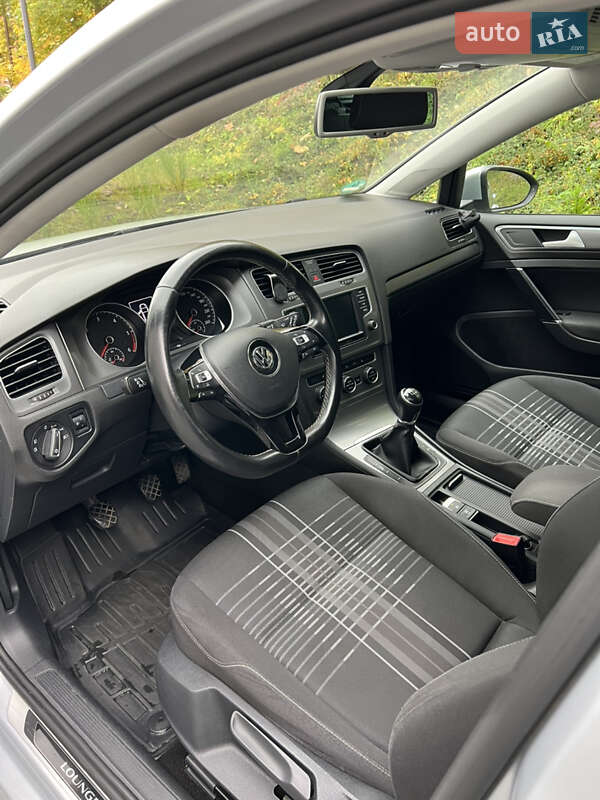 Универсал Volkswagen Golf 2015 в Львове