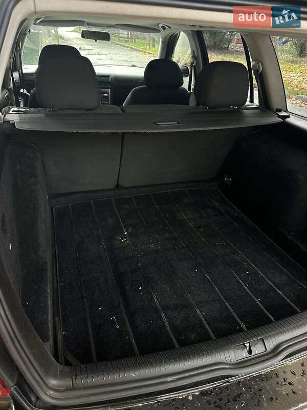 Універсал Volkswagen Golf 2003 в Миколаєві