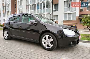Хетчбек Volkswagen Golf 2008 в Рівному