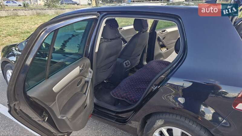 Хэтчбек Volkswagen Golf 2011 в Житомире