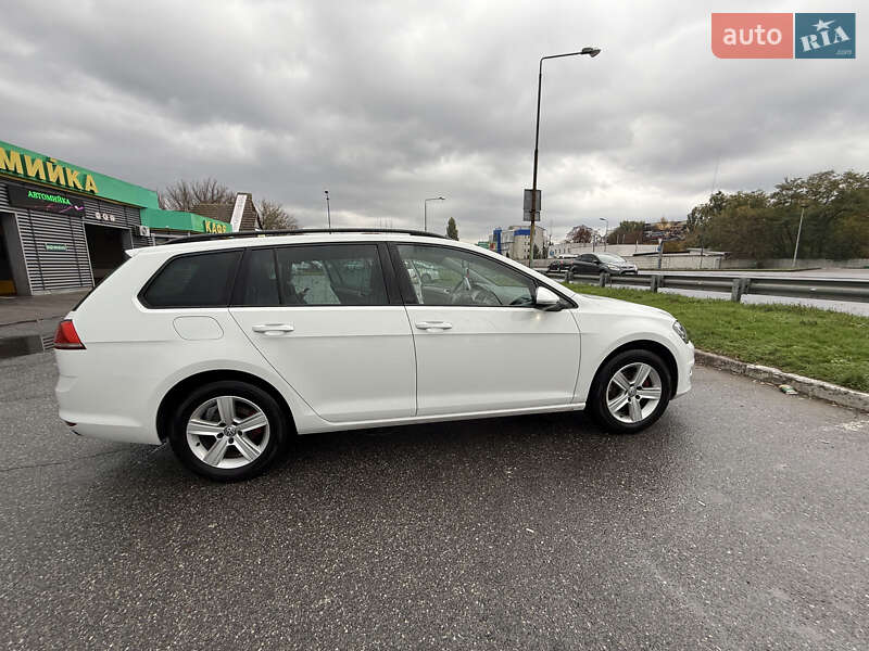Универсал Volkswagen Golf 2015 в Борисполе