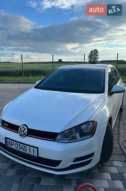 Хетчбек Volkswagen Golf 2014 в Києві