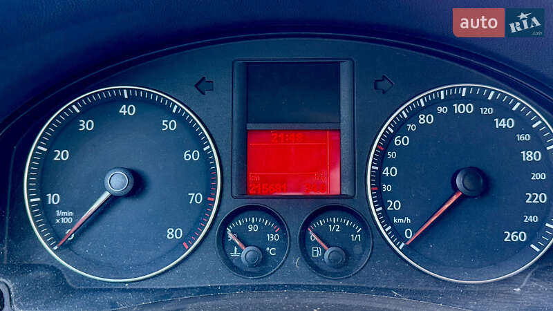 Хэтчбек Volkswagen Golf 2005 в Полтаве