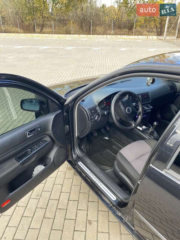 Хетчбек Volkswagen Golf 2000 в Сумах