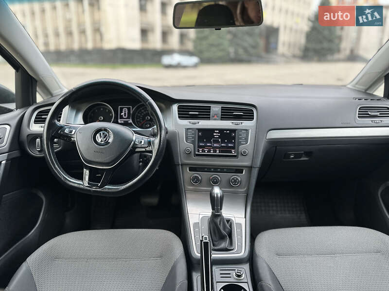 Универсал Volkswagen Golf 2015 в Одессе