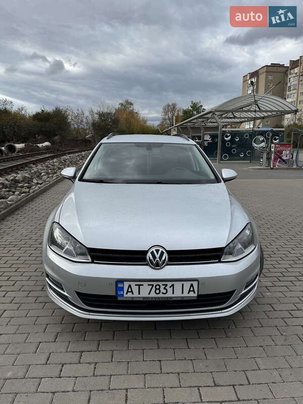 Універсал Volkswagen Golf 2014 в Івано-Франківську