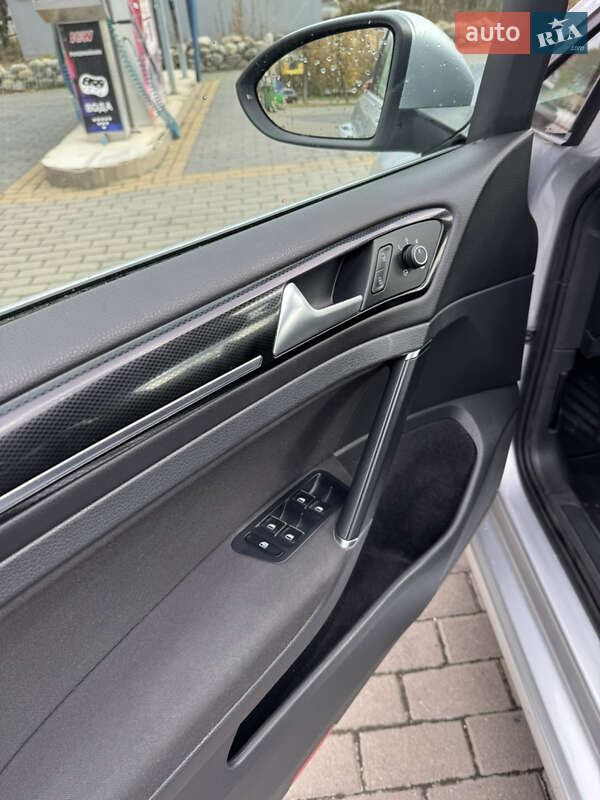 Універсал Volkswagen Golf 2014 в Івано-Франківську